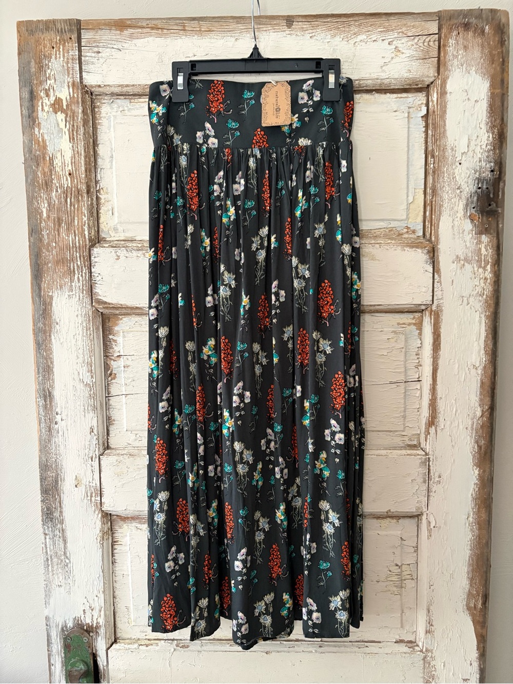 Natural Life NWT Black Floral Rayon Skirt size Medium - Picture 6 of 8